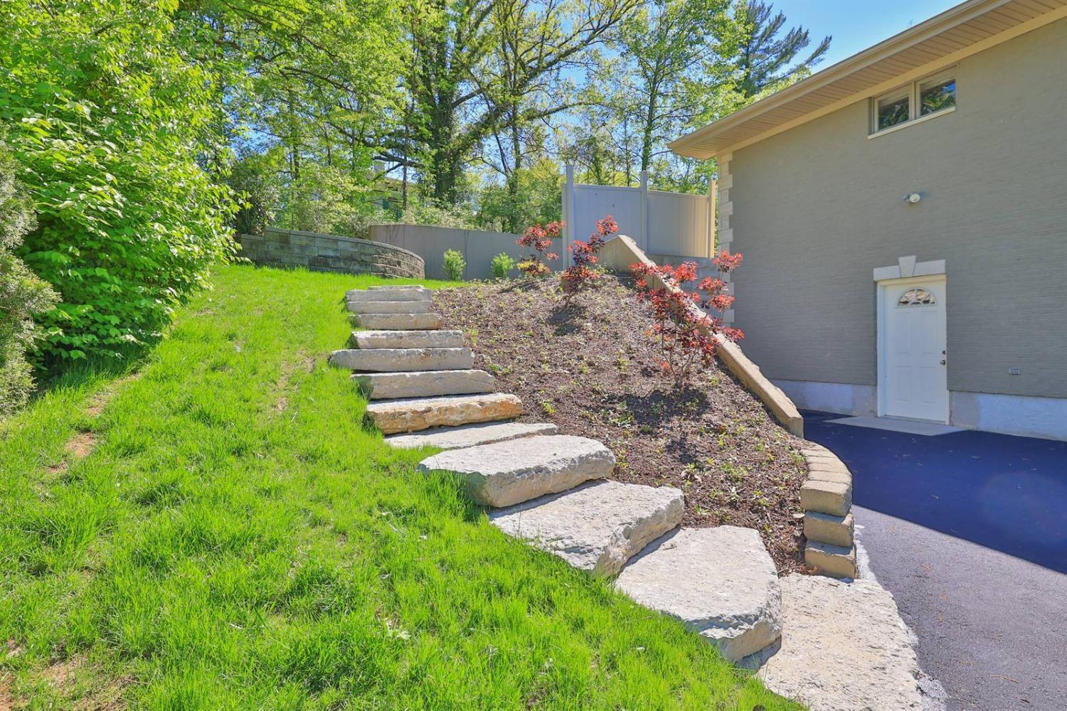 69 Reily Road Wyoming, OH 45215 - Photo 37 of 50
