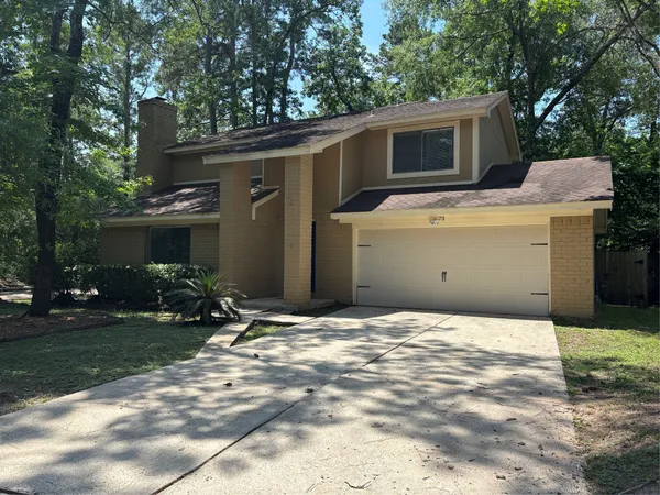 $2,100 | 73 South Waxberry Road, The Woodlands, TX 77381