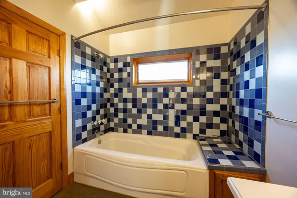 $799,900 | 446 Broomgrass Way, Gerrardstown, WV 25420