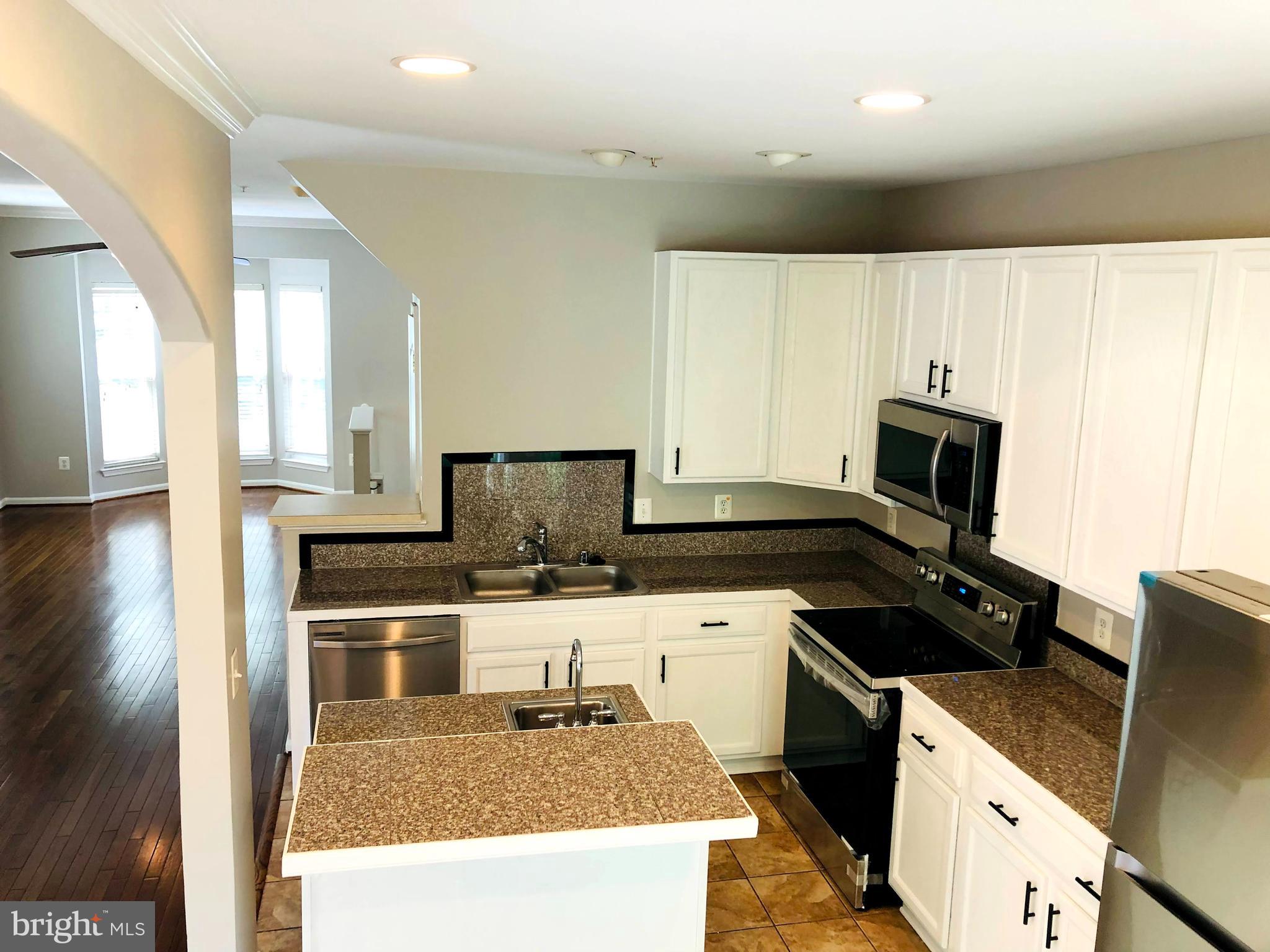 11801 Tarragon Road Reisterstown, MD 21136 - Photo 11 of 31 Kitchen