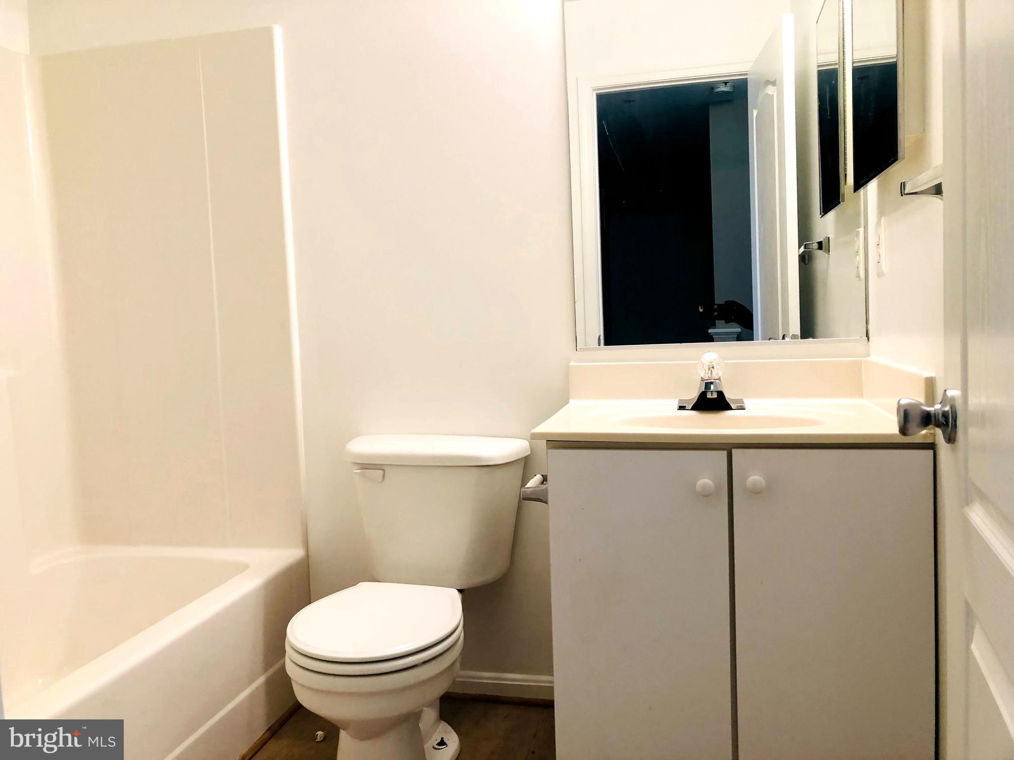 11801 Tarragon Road Reisterstown, MD 21136 - Photo 16 of 31 Second Floor Bathroom