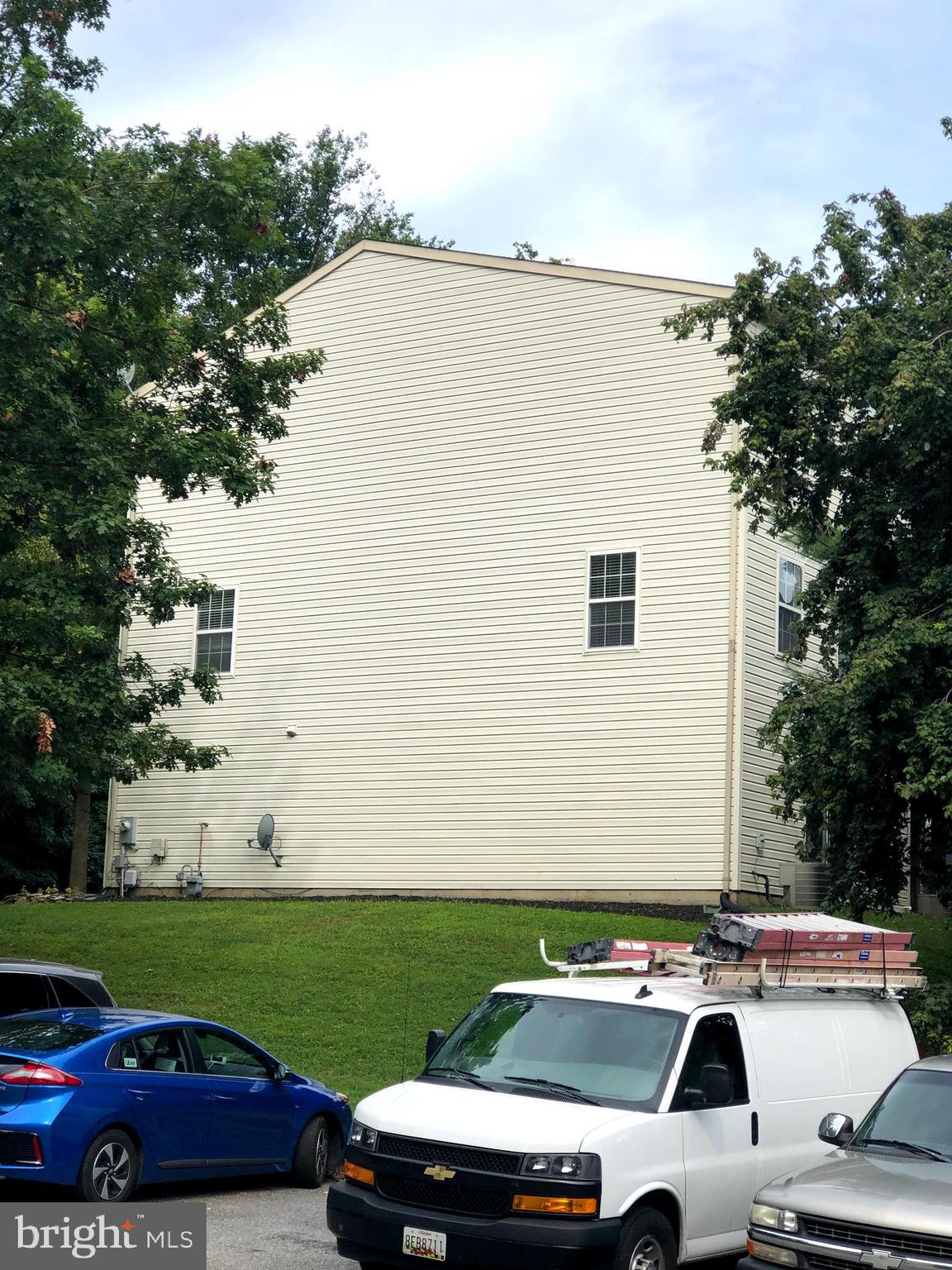 11801 Tarragon Road Reisterstown, MD 21136 - Photo 3 of 31 Side / Rear