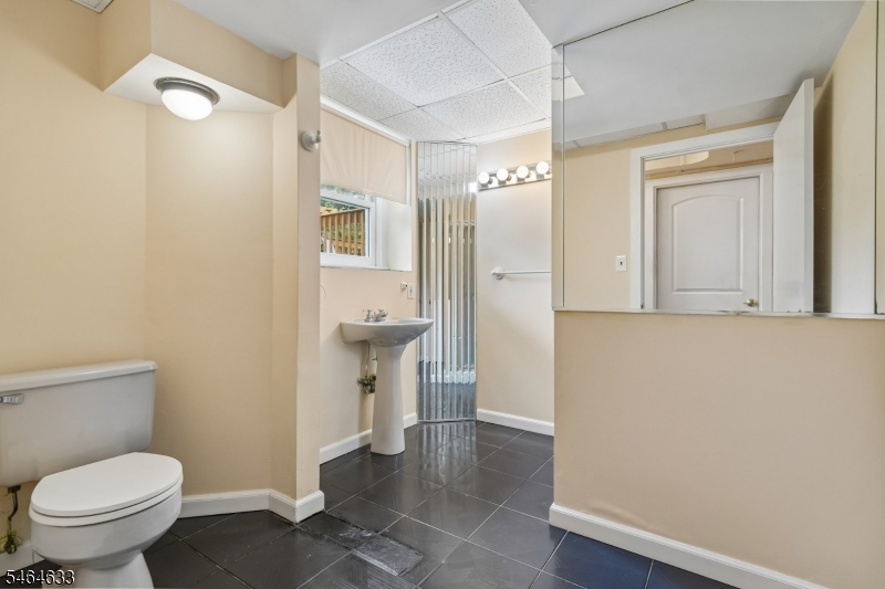 91 Ridge Drive Livingston, NJ 07039 - Photo 23 of 32 Gallery Image 23
