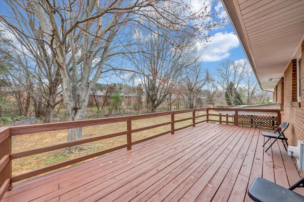 2457 Meadowbrook Road Northwest Roanoke, VA 24017 - Photo 7 of 25 07-MIB07382