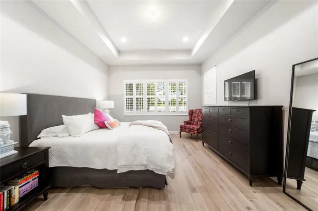 $949,900 | 9730 Blue Isle Bay, Parkland, FL 33076