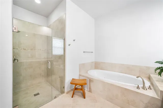 $949,900 | 9730 Blue Isle Bay, Parkland, FL 33076