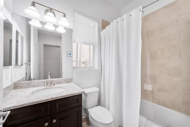 $949,900 | 9730 Blue Isle Bay, Parkland, FL 33076