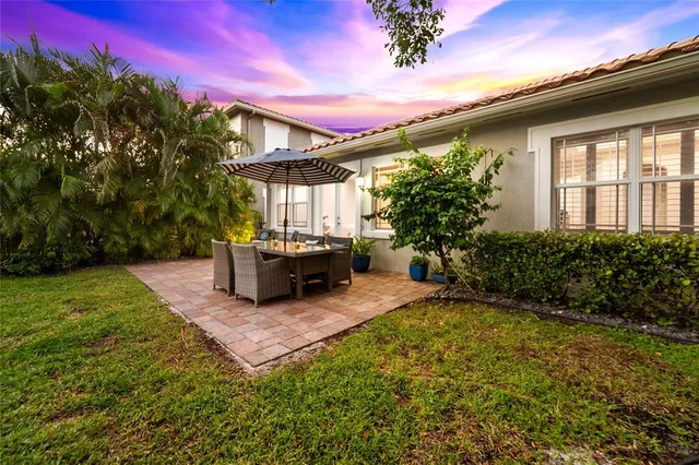 $949,900 | 9730 Blue Isle Bay, Parkland, FL 33076