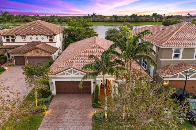 $949,900 | 9730 Blue Isle Bay, Parkland, FL 33076