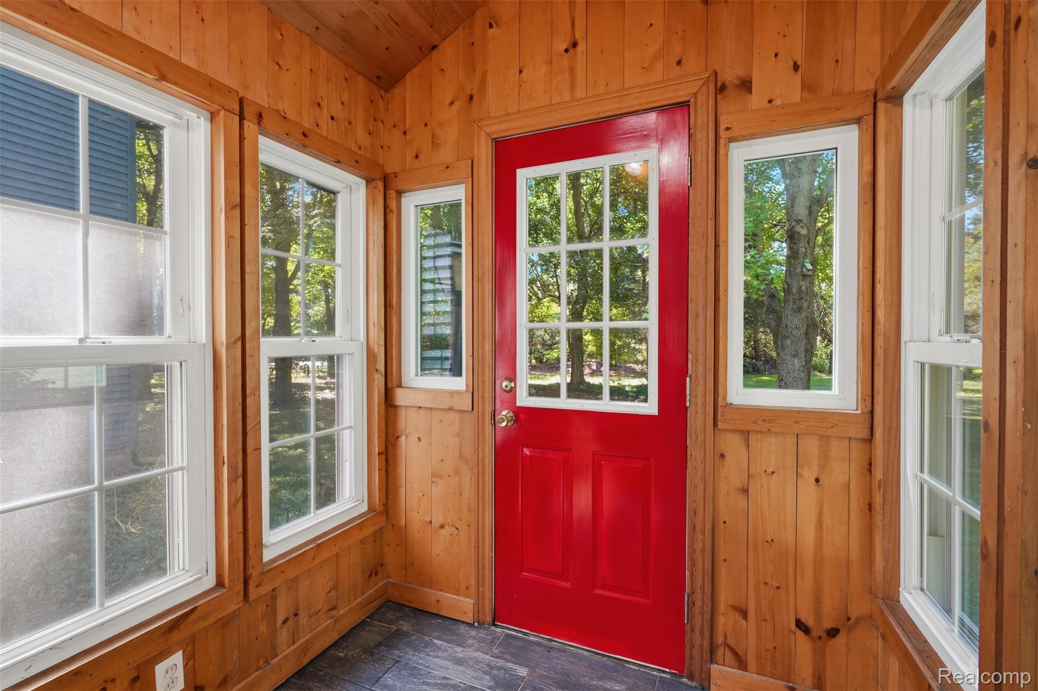 8880 Cedar Lake Road Pinckney, MI 48169 - Photo 27 of 75 27_8880 cedar lake rd-27.jpg