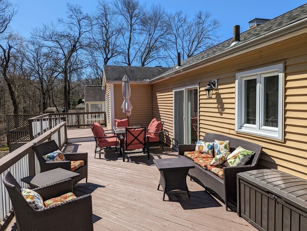 43 Robinson Road West Springfield, MA 01089 - Photo 3 of 23 Gallery Image 3