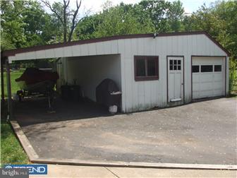 2215 Lenhart Road Colmar, PA 18915 - Photo 12 of 24 Garage