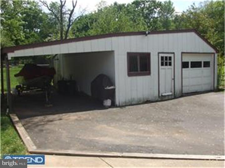 2215 Lenhart Road Colmar, PA 18915 - Photo 24 of 24 Garage
