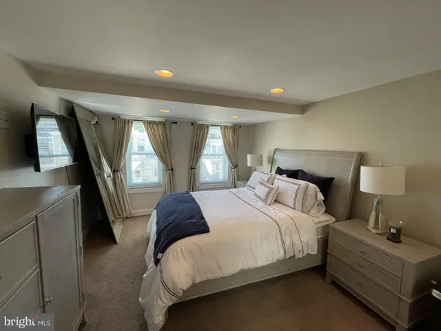 $2,875 | 825 South Bouldin Street, Baltimore, MD 21224