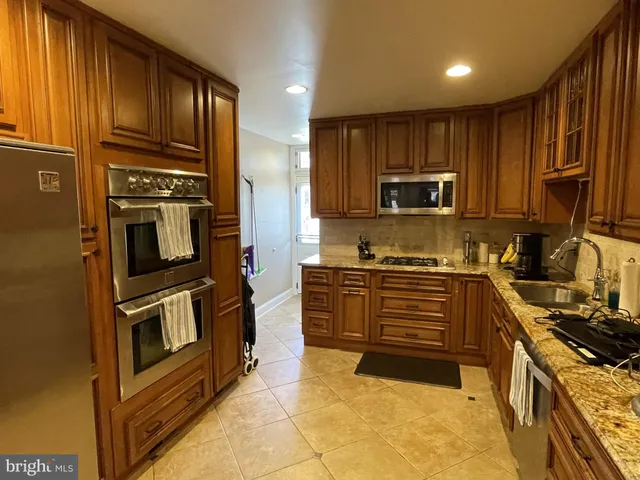 $2,875 | 825 South Bouldin Street, Baltimore, MD 21224