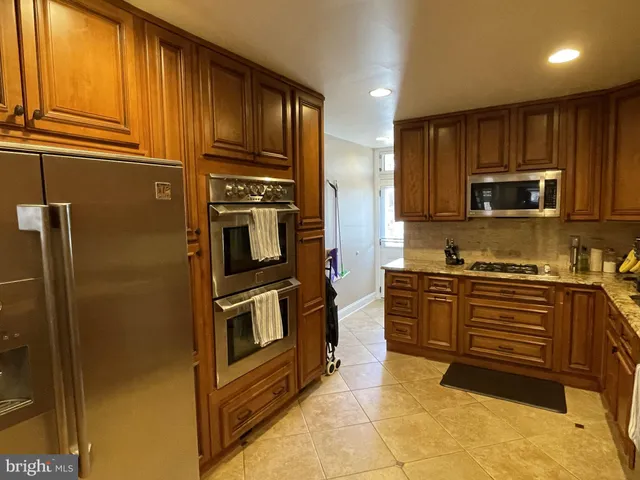 $2,875 | 825 South Bouldin Street, Baltimore, MD 21224