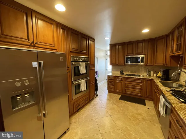 $2,875 | 825 South Bouldin Street, Baltimore, MD 21224