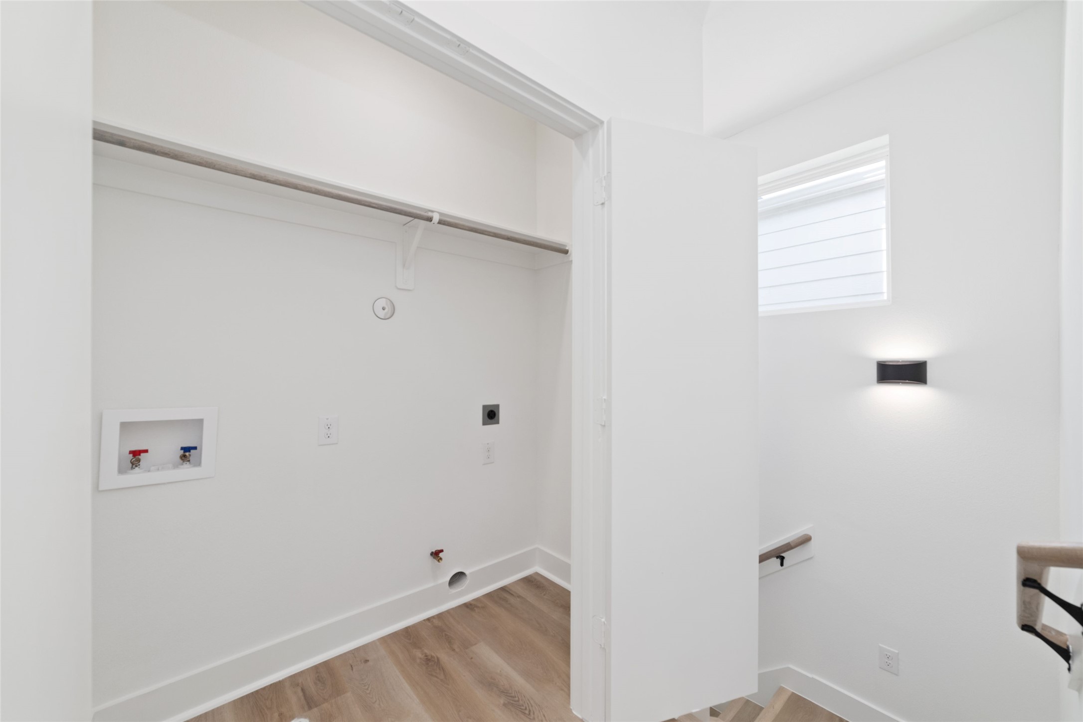 810 Elkhart Street, Unit F Houston, TX 77091 - Photo 39 of 50 3rd Level Laundry Room