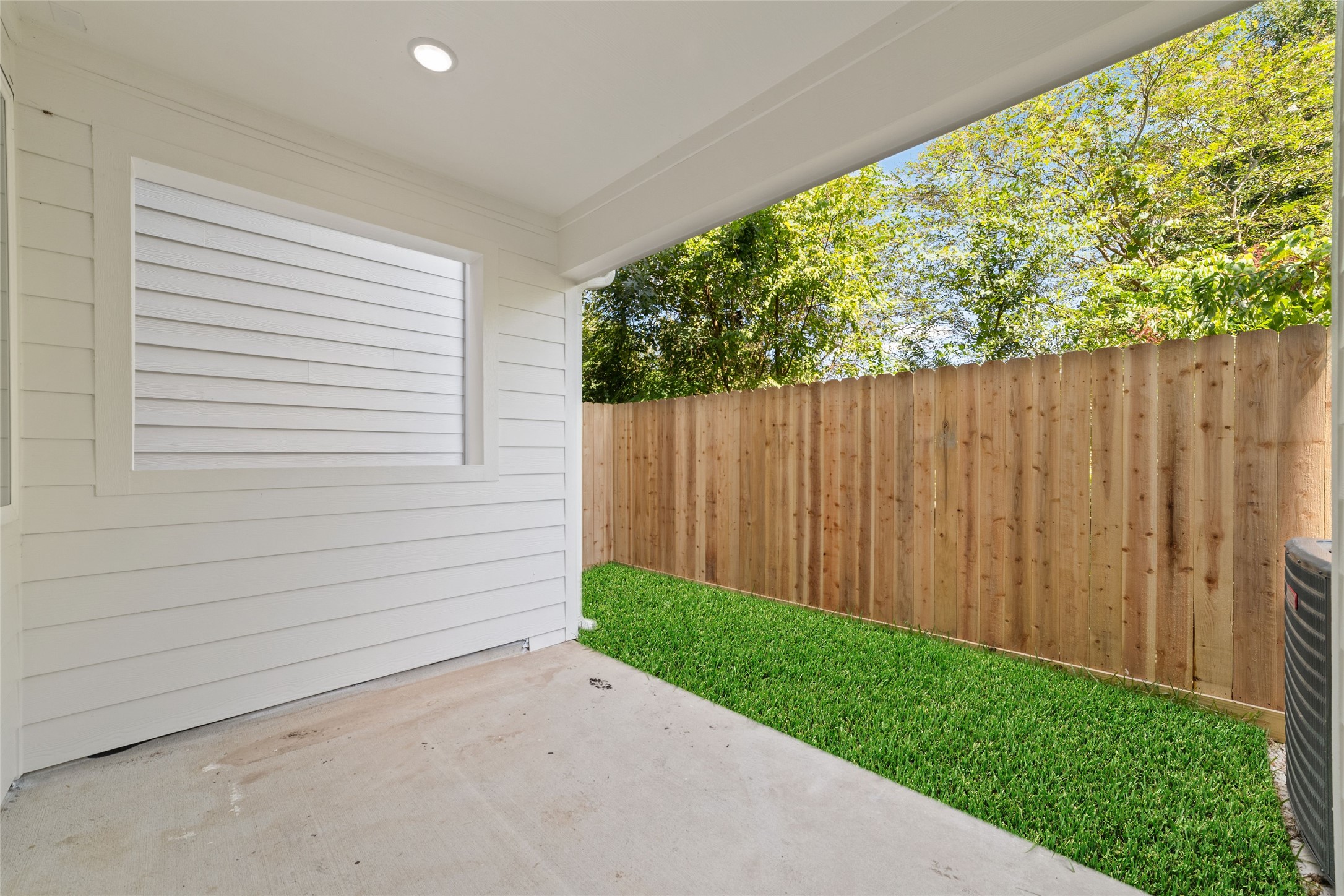 810 Elkhart Street, Unit F Houston, TX 77091 - Photo 40 of 50 Back Patio