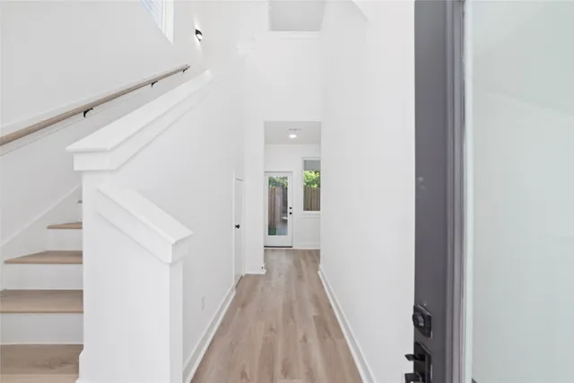 $2,350 | 810 Elkhart Street, Unit F, Houston, TX 77091