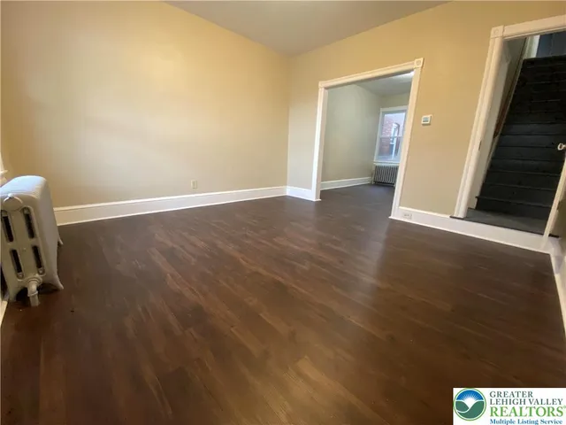 $1,895 | 122 South Spruce Street, Nazareth, PA 18064