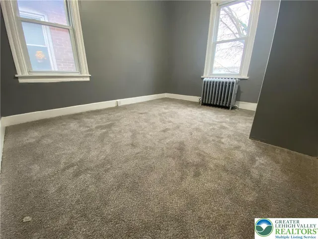 $2,095 | 122 South Spruce Street, Nazareth, PA 18064