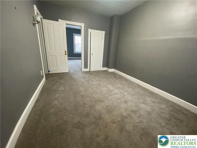 $2,095 | 122 South Spruce Street, Nazareth, PA 18064