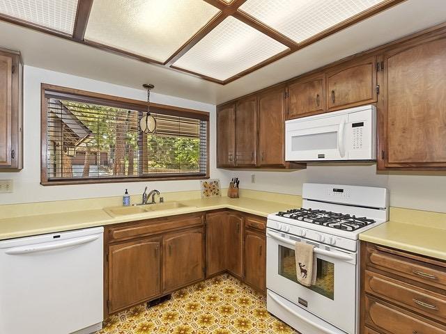 435 Riviera Drive Lake Arrowhead, CA 92352 - Photo 26 of 40