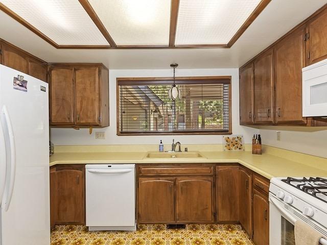 435 Riviera Drive Lake Arrowhead, CA 92352 - Photo 27 of 40