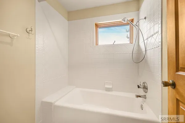 $1,390,000 | 144 East 400 North, Blackfoot, ID 83221