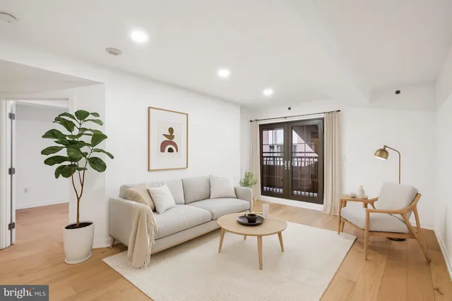 $3,450 | 219-29 South 18th Street, Unit 424, Philadelphia, PA 19103