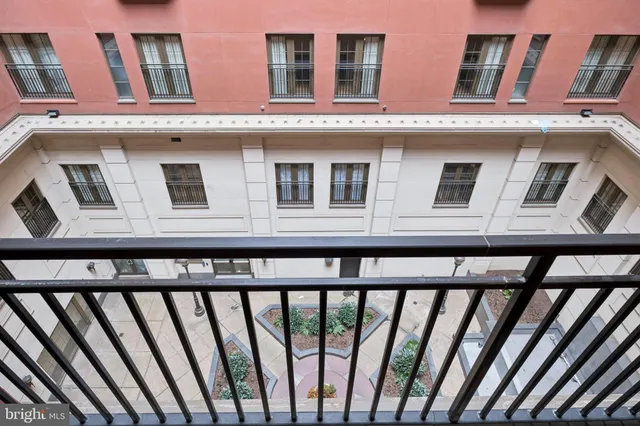 $3,450 | 219-29 South 18th Street, Unit 424, Philadelphia, PA 19103