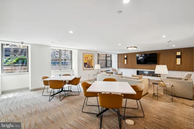 $3,450 | 219-29 South 18th Street, Unit 424, Philadelphia, PA 19103