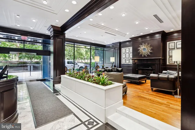 $3,450 | 219-29 South 18th Street, Unit 424, Philadelphia, PA 19103