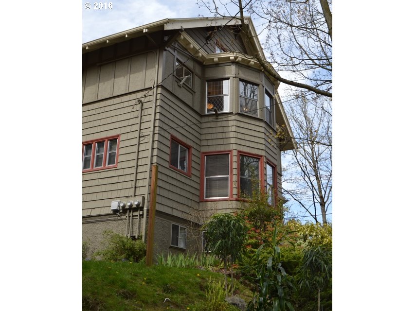 1906 Southwest Madison Street Portland, OR 97205 - Photo 3 of 19 Gallery Image 3
