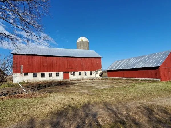 $399,900 | E9542 County Rd I, Clintonville, WI 54929