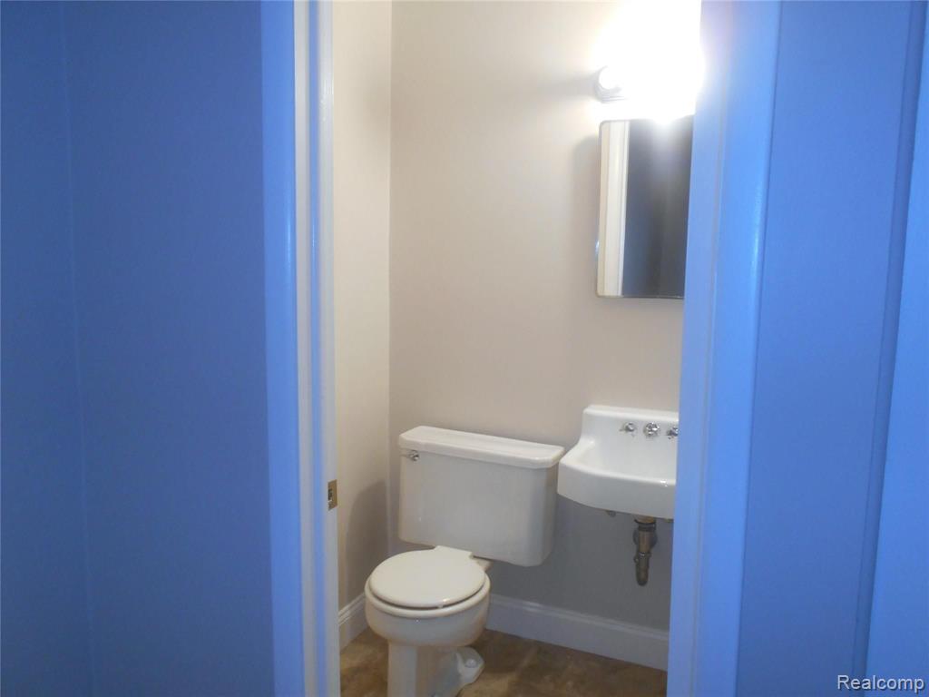 1127 Derby Road Birmingham, MI 48009 - Photo 11 of 18