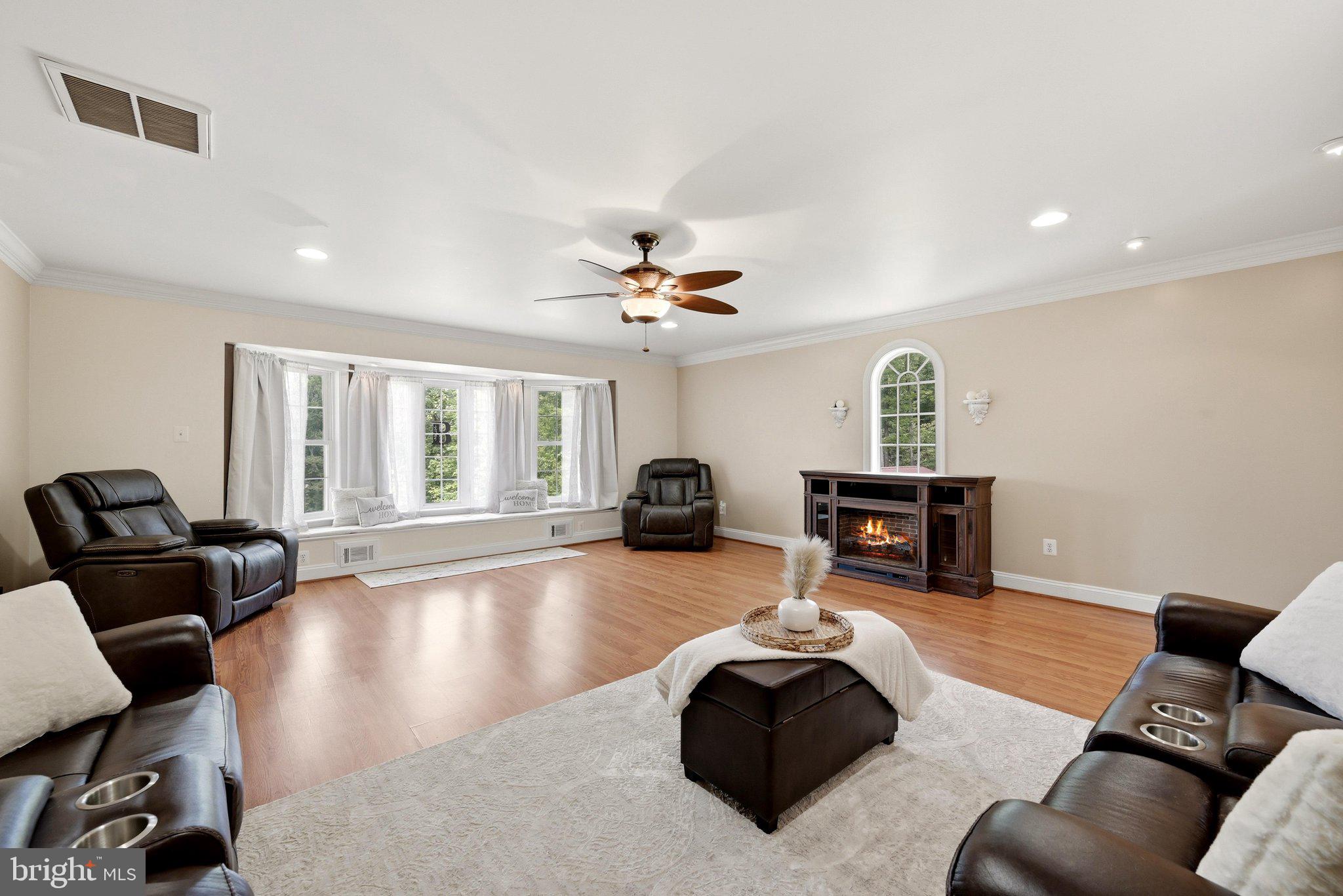 202 Spring Road Front Royal, VA 22630 - Photo 36 of 81 Living Room