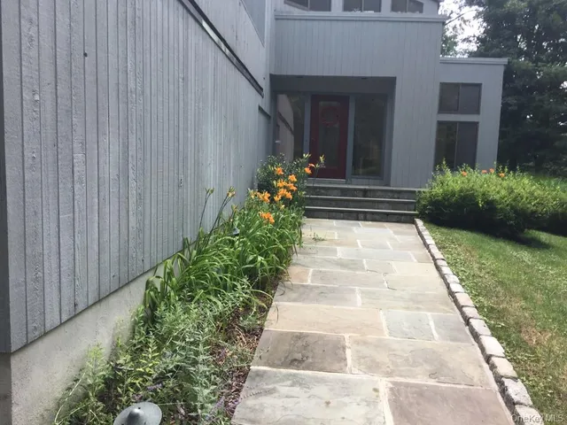 $1,450,000 | 637 Long Hill Road West, Briarcliff Manor, NY 10510