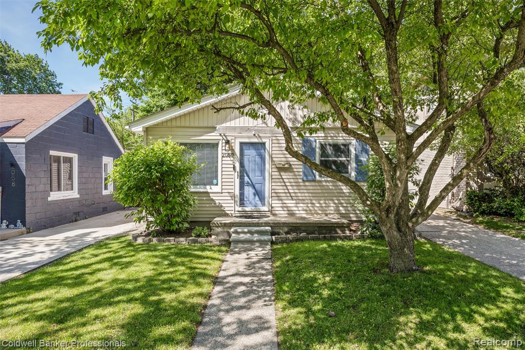 2050 Ridgemont Road Grosse Pointe Woods, MI 48236 - Photo 16 of 22