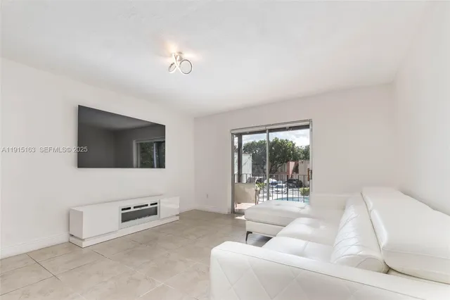 $275,000 | 10748 North Kendall Drive, Unit N22, Miami, FL 33176