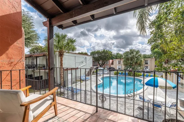 $275,000 | 10748 North Kendall Drive, Unit N22, Miami, FL 33176