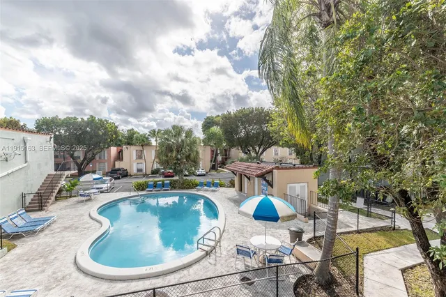 $275,000 | 10748 North Kendall Drive, Unit N22, Miami, FL 33176