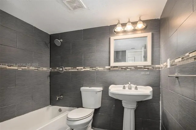 $275,000 | 10748 North Kendall Drive, Unit N22, Miami, FL 33176