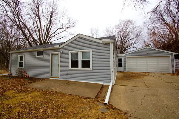 $180,000 | 3210 West 68th Street, Davenport, IA 52806