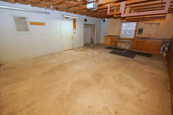 $180,000 | 3210 West 68th Street, Davenport, IA 52806