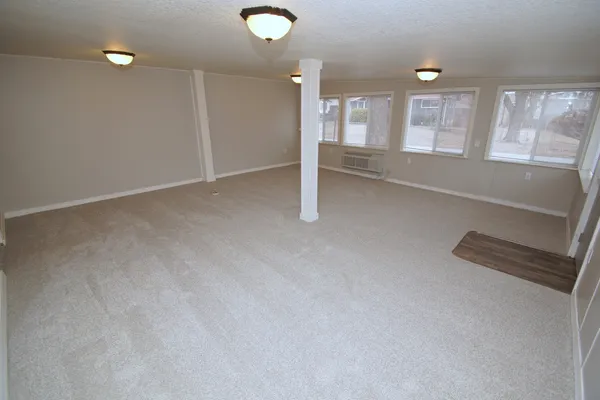 $180,000 | 3210 West 68th Street, Davenport, IA 52806