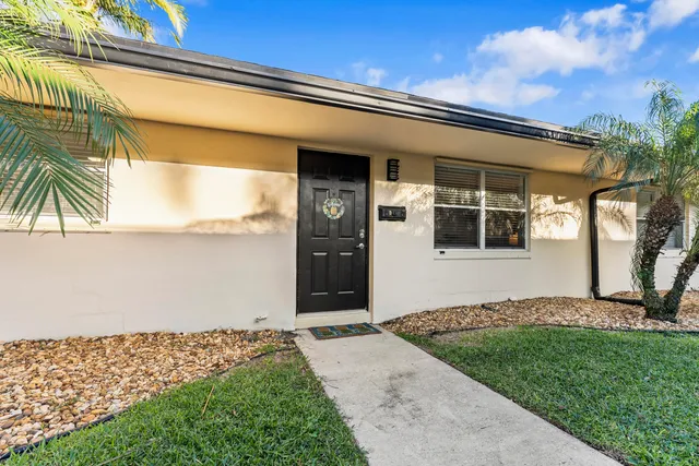 $2,500 | 630 Allen Avenue, Unit B, Delray Beach, FL 33483