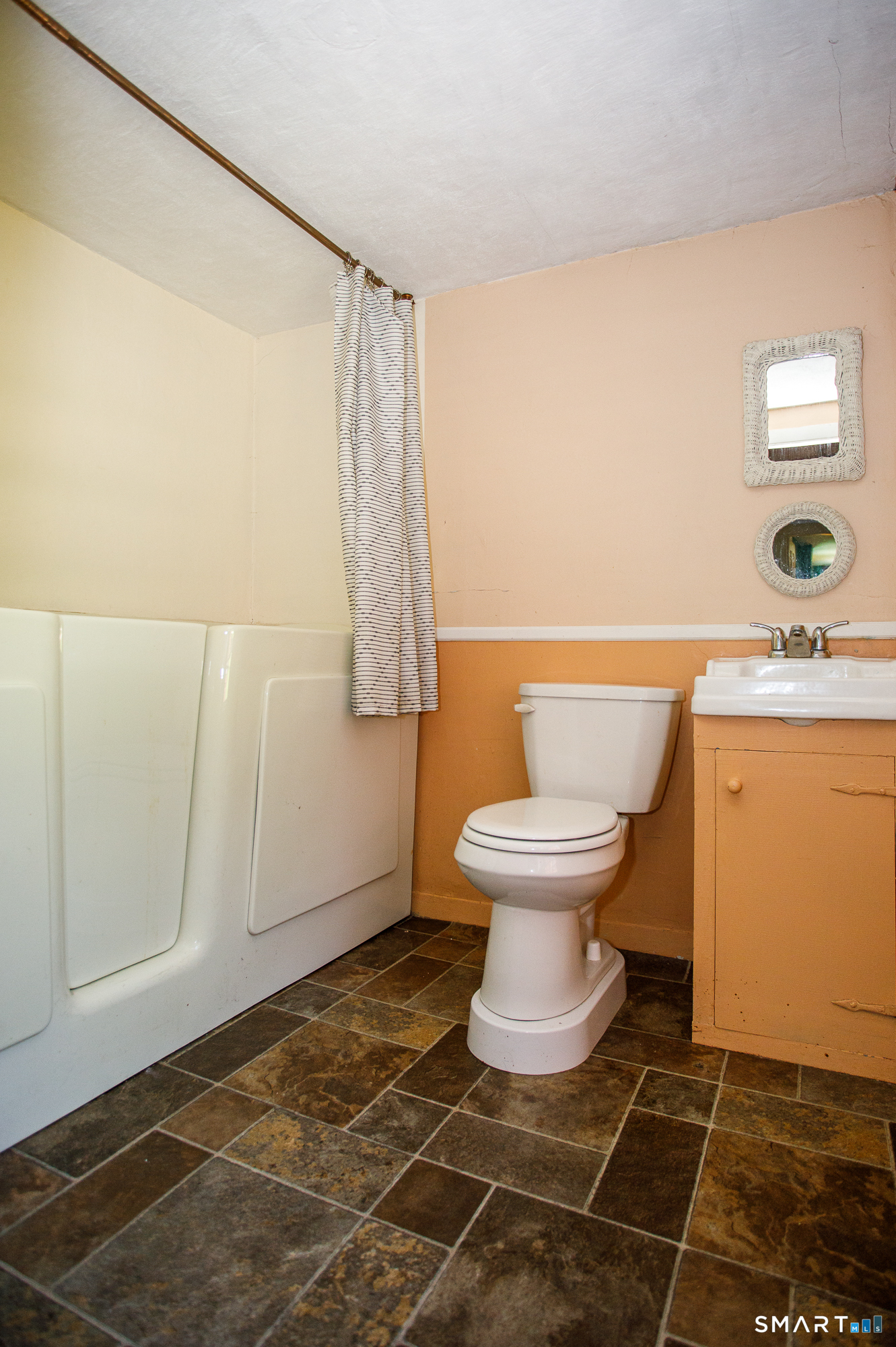 11 North Canterbury Road Canterbury, CT 06331 - Photo 18 of 38 FIRST FLOOR BATH WITH TUB AND HANDHELD SHOWER