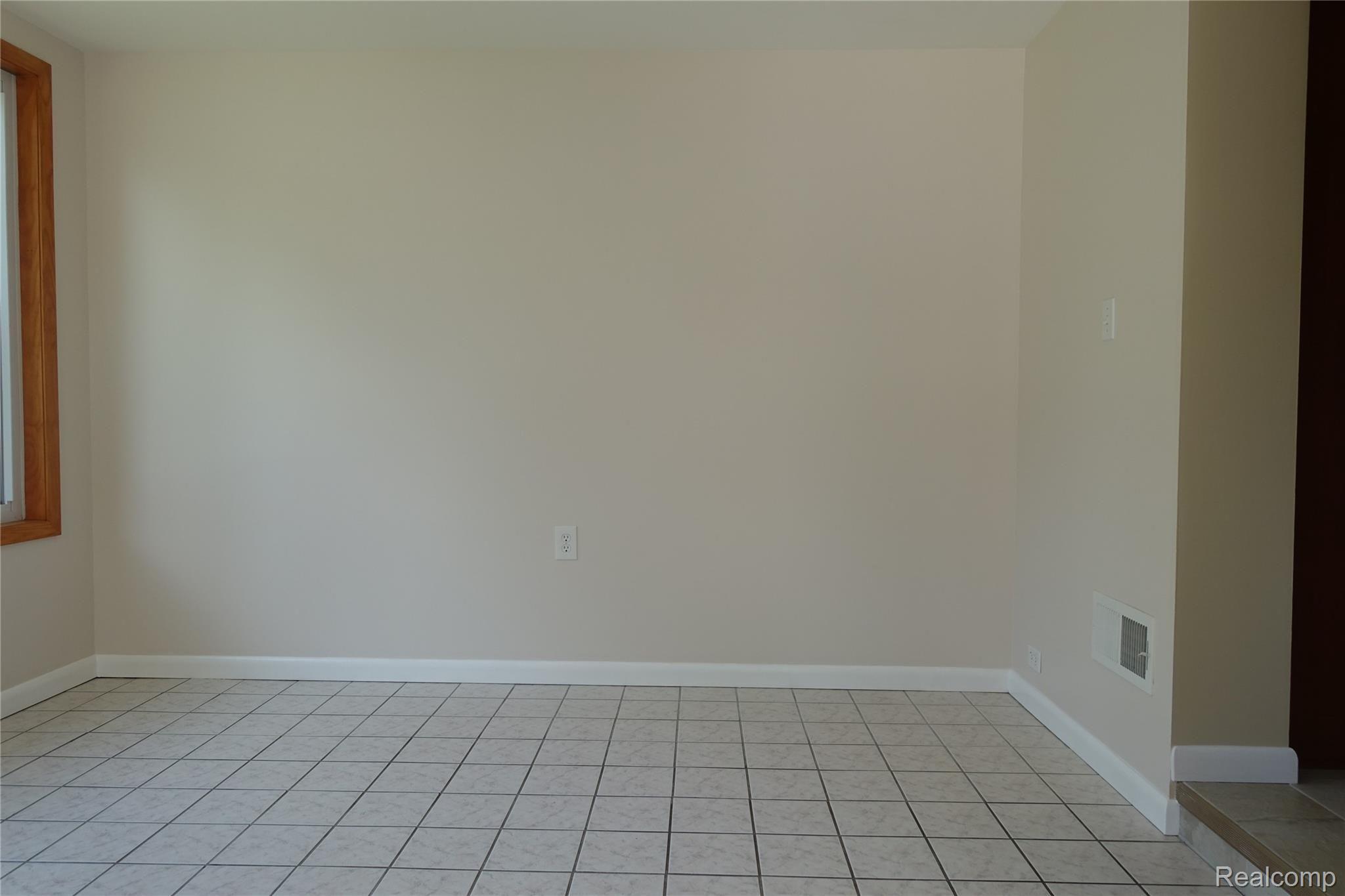 27529 Jean Road Warren, MI 48093 - Photo 11 of 32 DSC01228.JPG